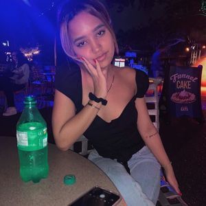 Meet your Posher, Yenni